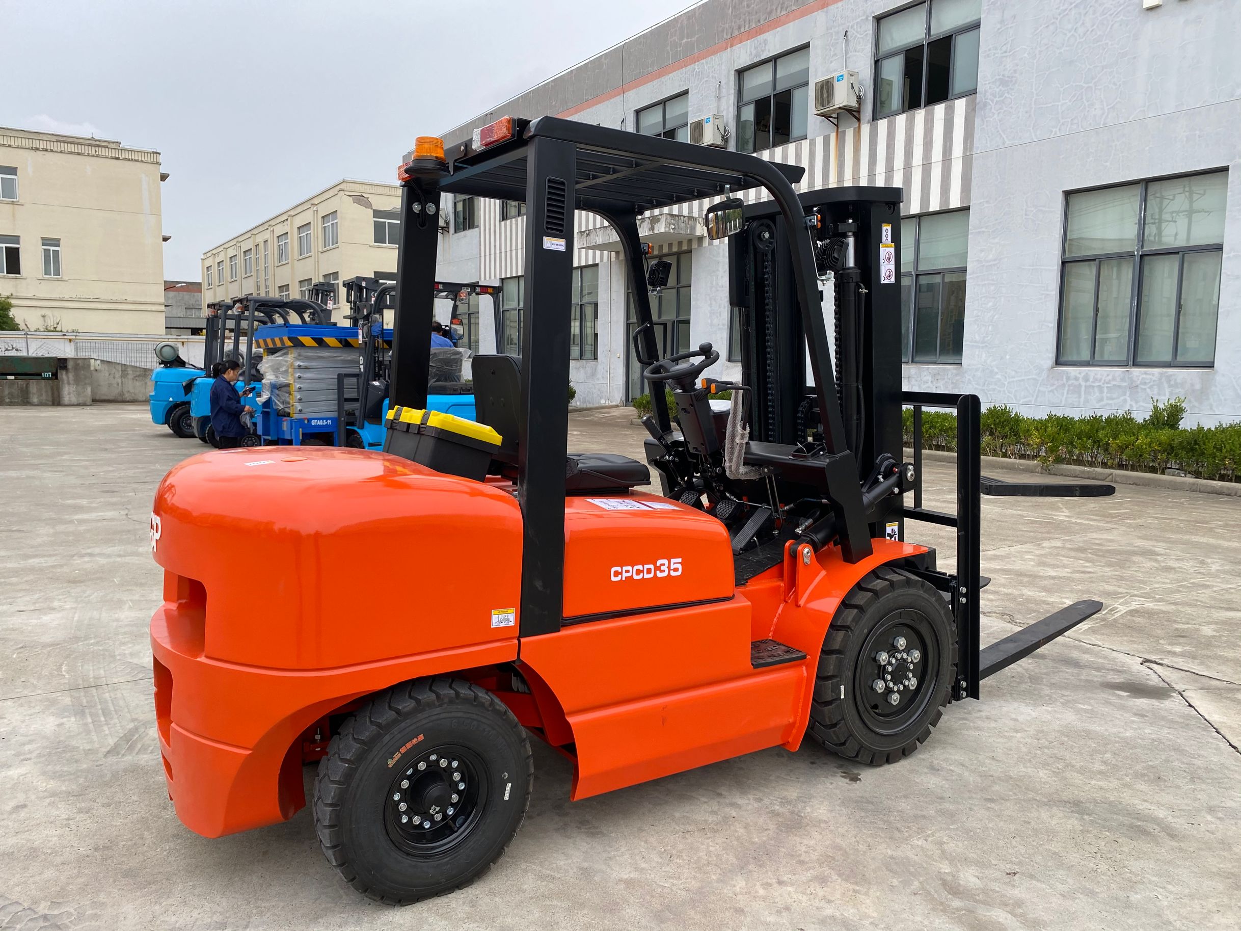 CPCD35 2-3.5 ton diesel/gasoline/liquefied gas balanced forklift