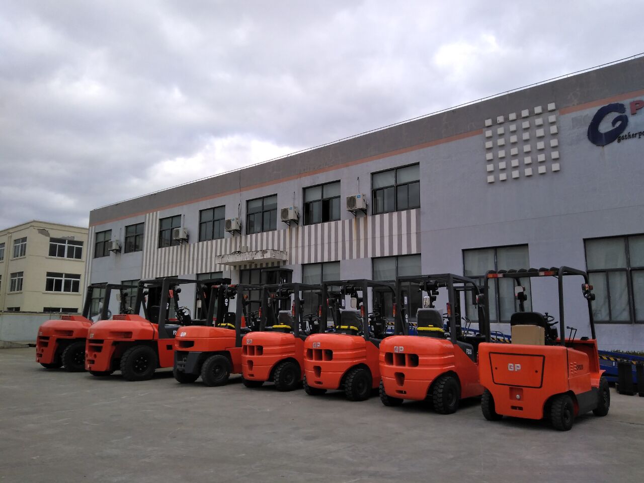 CPCD50 CPCD60 CPCD70 Automatic Transmission 5 Ton 6 Ton 7 Ton Diesel Forklift Truck