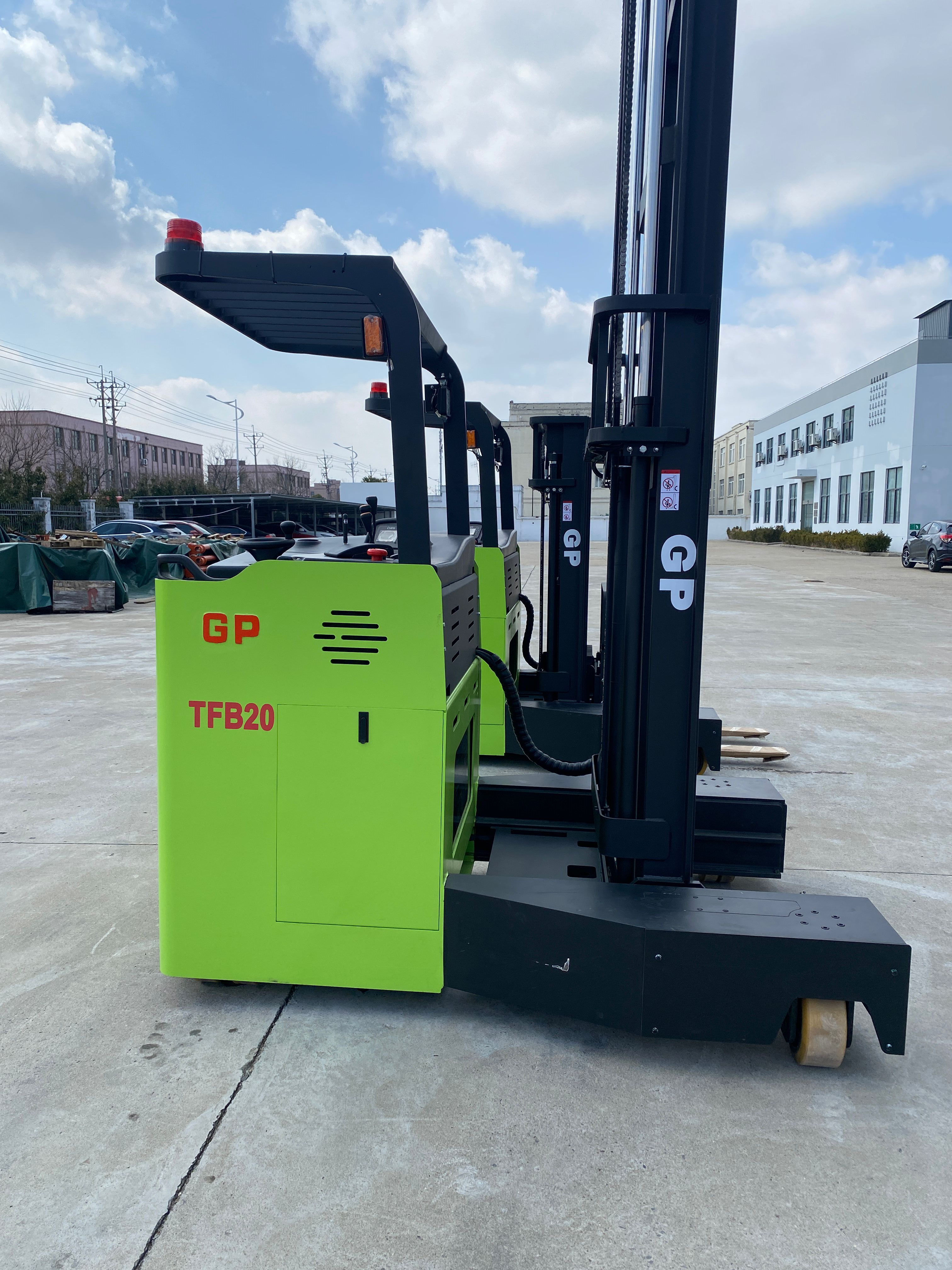 1.5ton 2ton 2.5ton 4 Way Electric Forklift Stacker