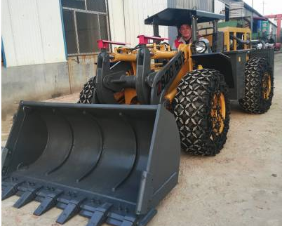 What is the difference between wheel loader and compact wheel loader?