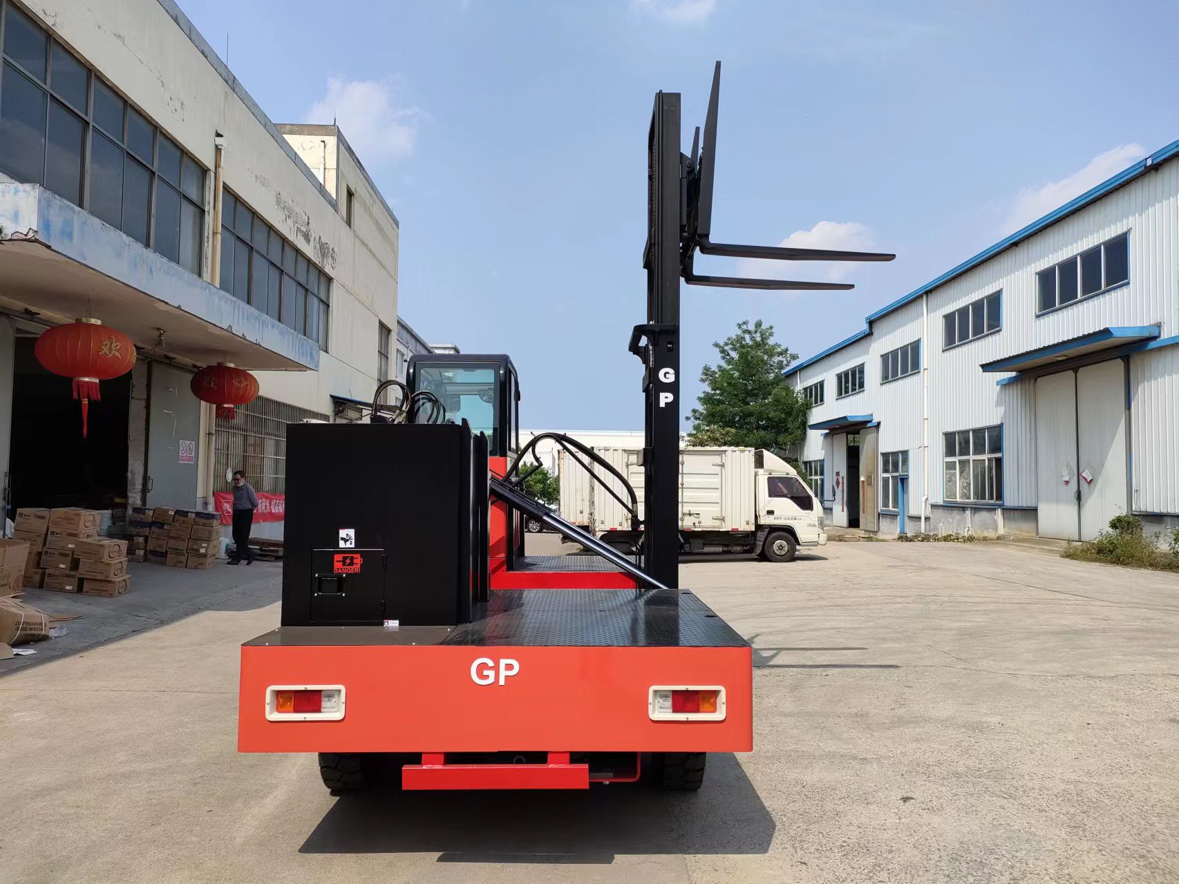 5-7ton electric side loader forklift