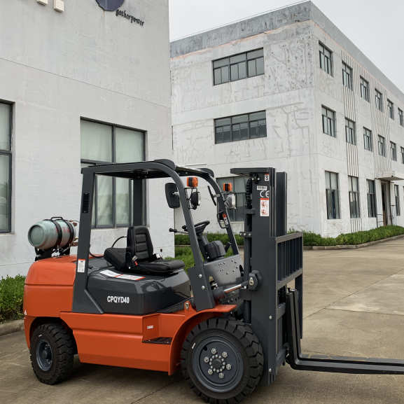 Maximizing Space Efficiency with a 3m Diesel Forklift