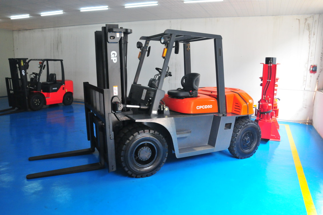 CPCD50 CPCD60 CPCD70 Automatic Transmission 5 Ton 6 Ton 7 Ton Diesel Forklift Truck