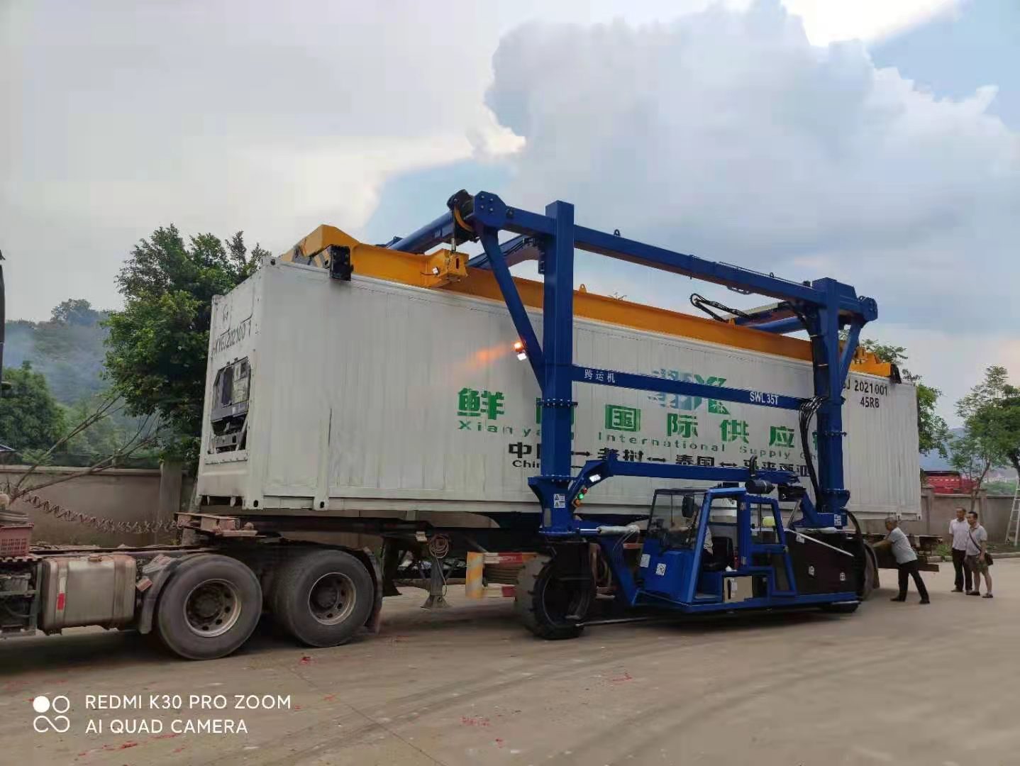 container straddle crane