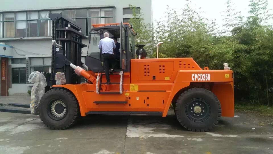 CPCD300 CPCD320 CPCD400 30-40ton Diesel Forklift