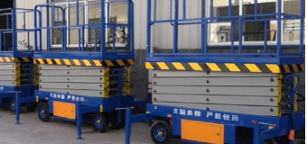 Top Features To Look for in A Rough Terrain Scissor Lift for Your Business